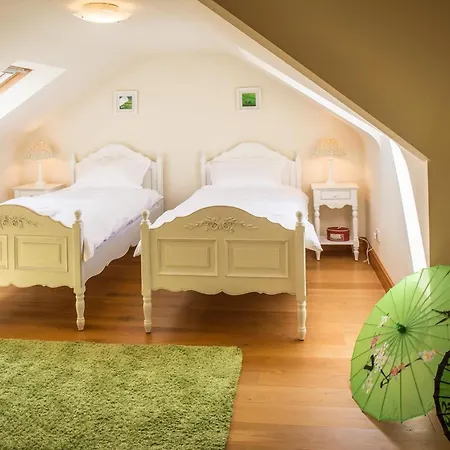 Once Upon A Tide كليفدين