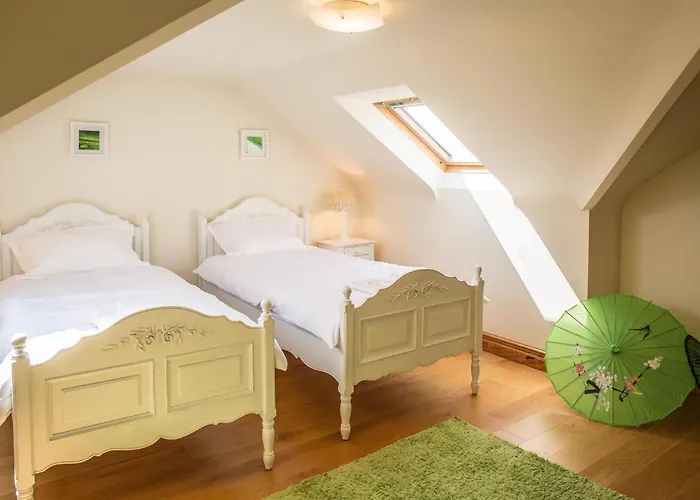 Once Upon A Tide 클리프덴