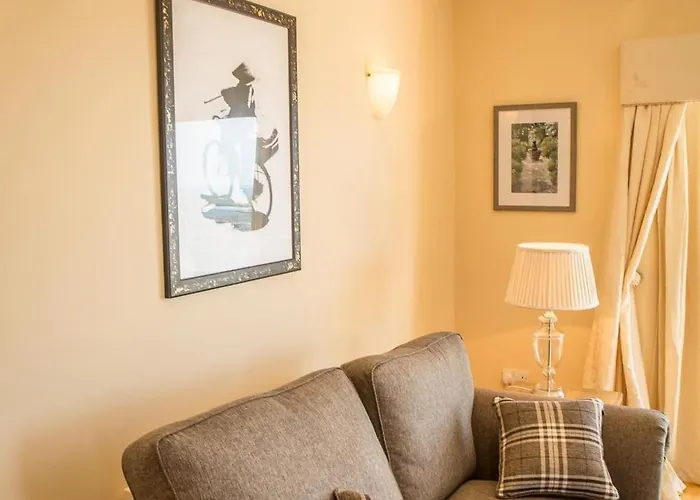 Once Upon A Tide 클리프덴